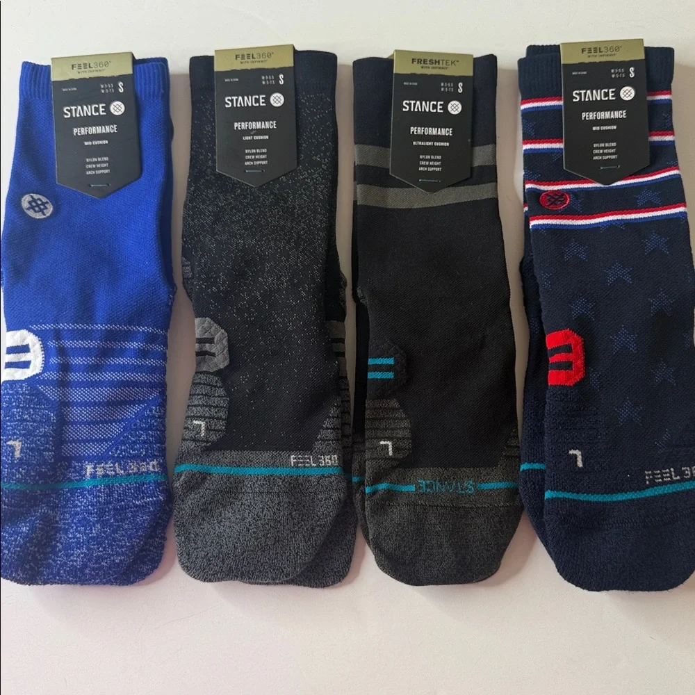 Stance Assortment of 4 Pairs of Performance Crew Socks Size Small